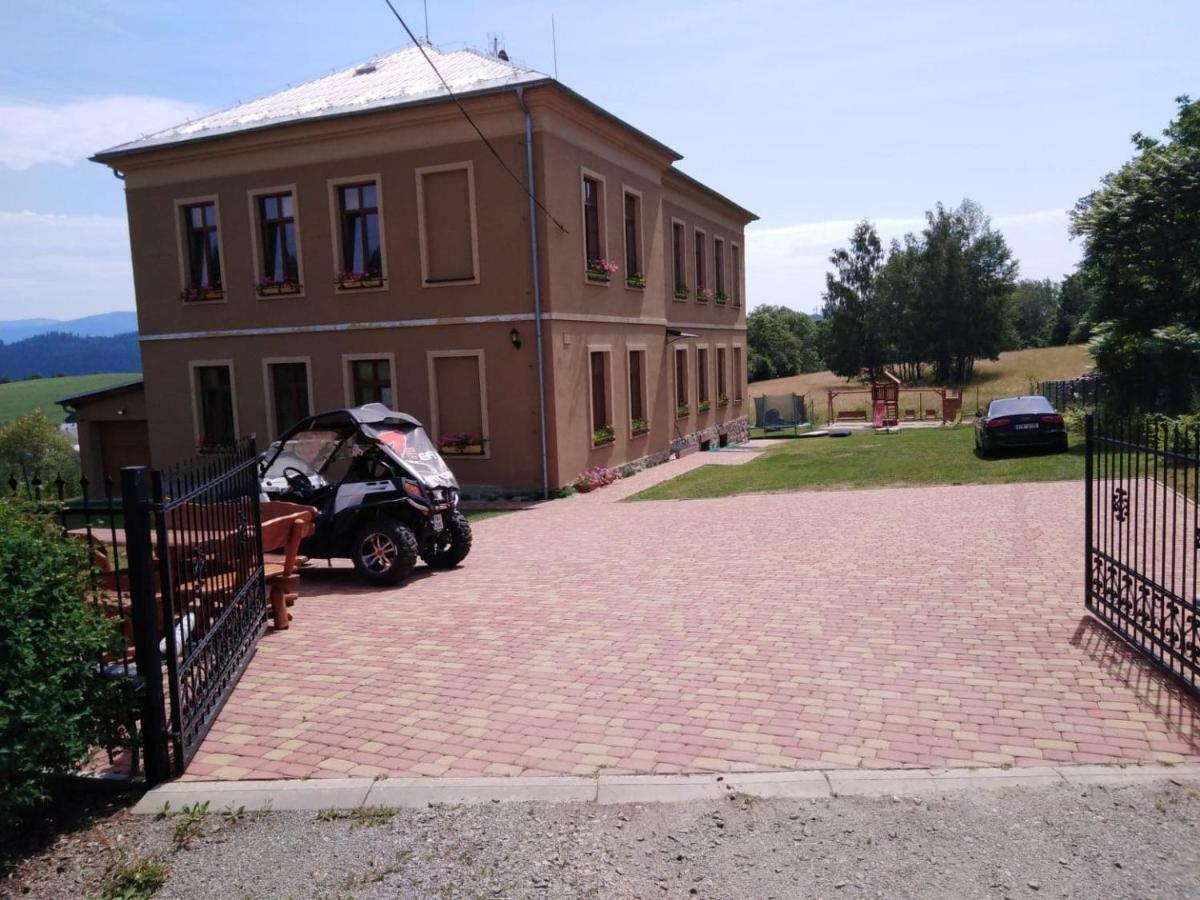 Pension Stara Skola Vysoke Zibridovice エクステリア 写真