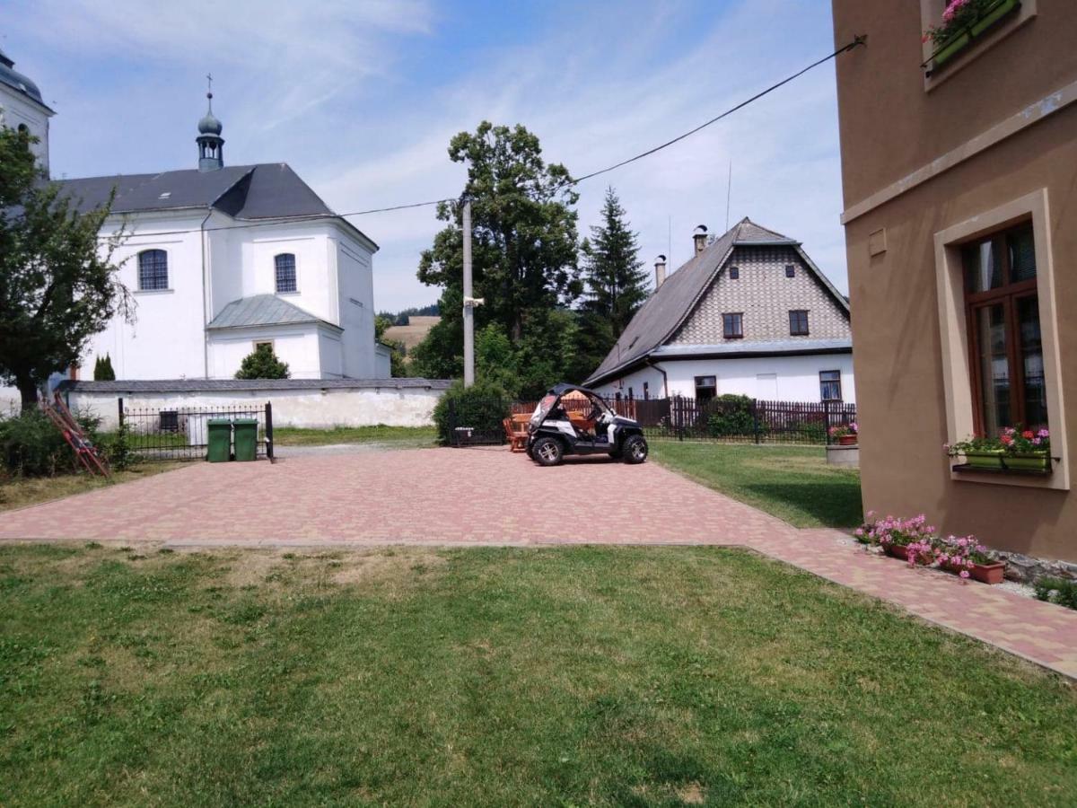 Pension Stara Skola Vysoke Zibridovice エクステリア 写真